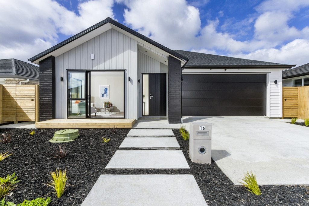 16 Babina Avenue, Kumeu - Carousel 2