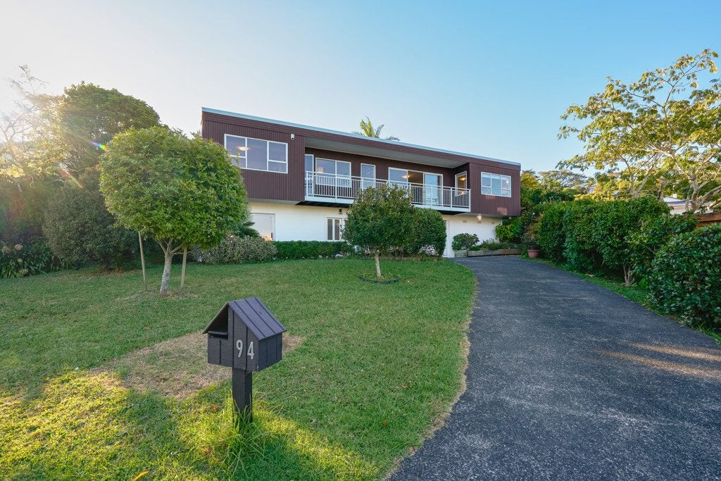 94 Stapleford Crescent, Browns Bay, Auckland - Carousel 1