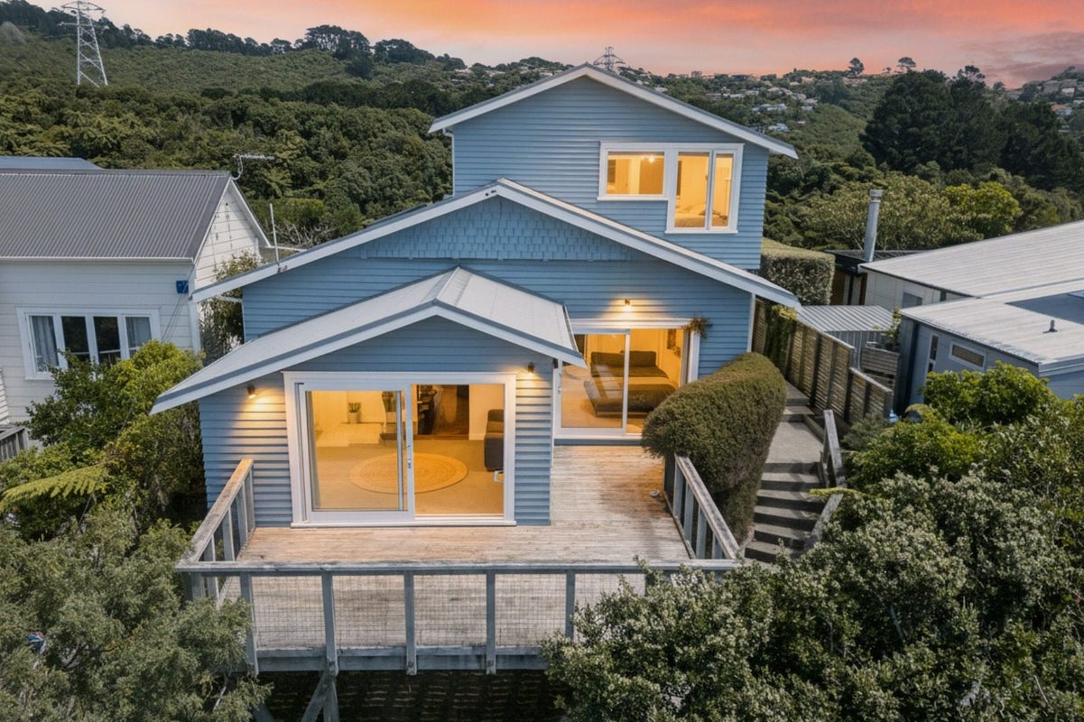 44 Mortimer Terrace, Aro Valley, Wellington - Carousel 1