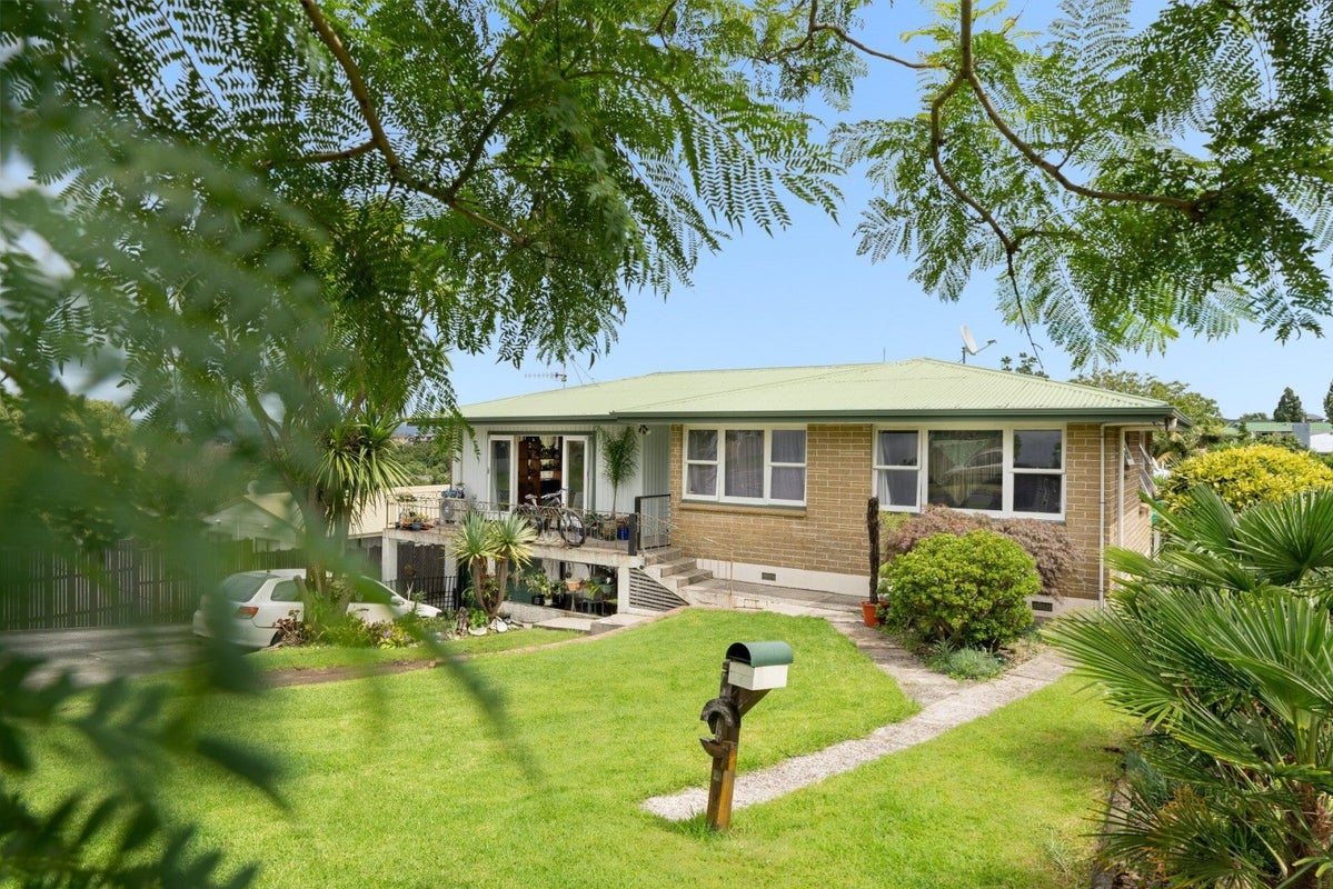 9 Bell Street, Judea, Tauranga - Carousel 1