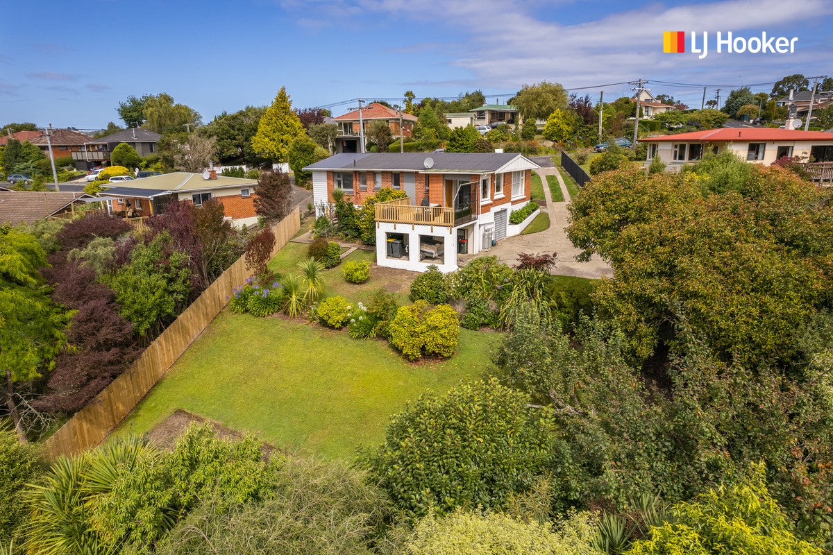 9 Martin Road, Fairfield, Dunedin - Carousel 1