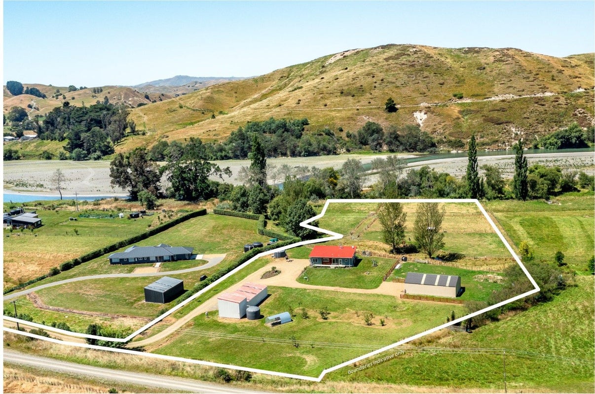 60 River Road, Waipawa - Carousel 1