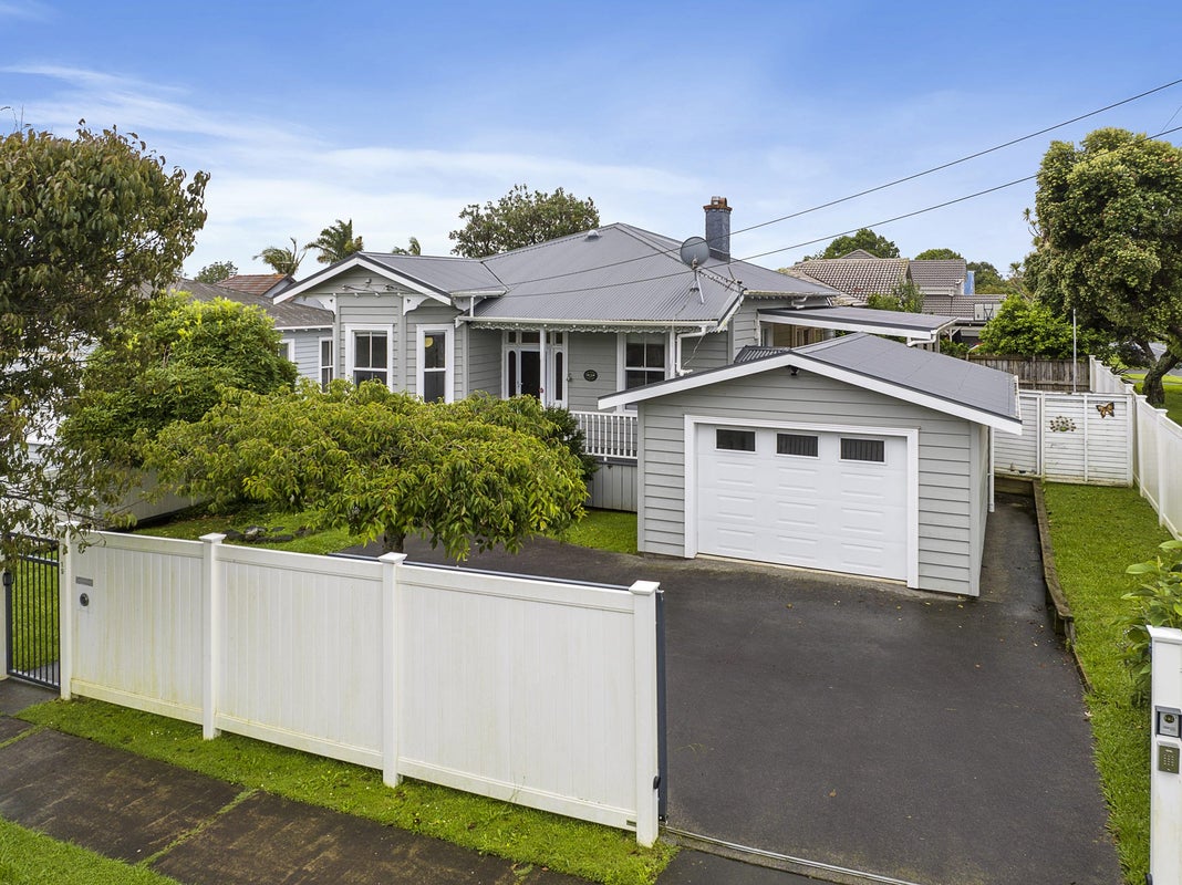 19 Foch Avenue, Mount Roskill, Auckland - Carousel 2