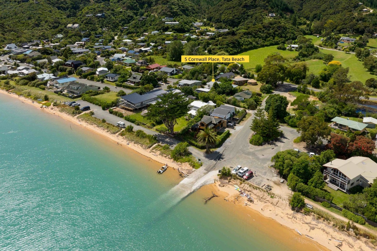 5 Cornwall Place, Tata Beach, Takaka - Carousel 2