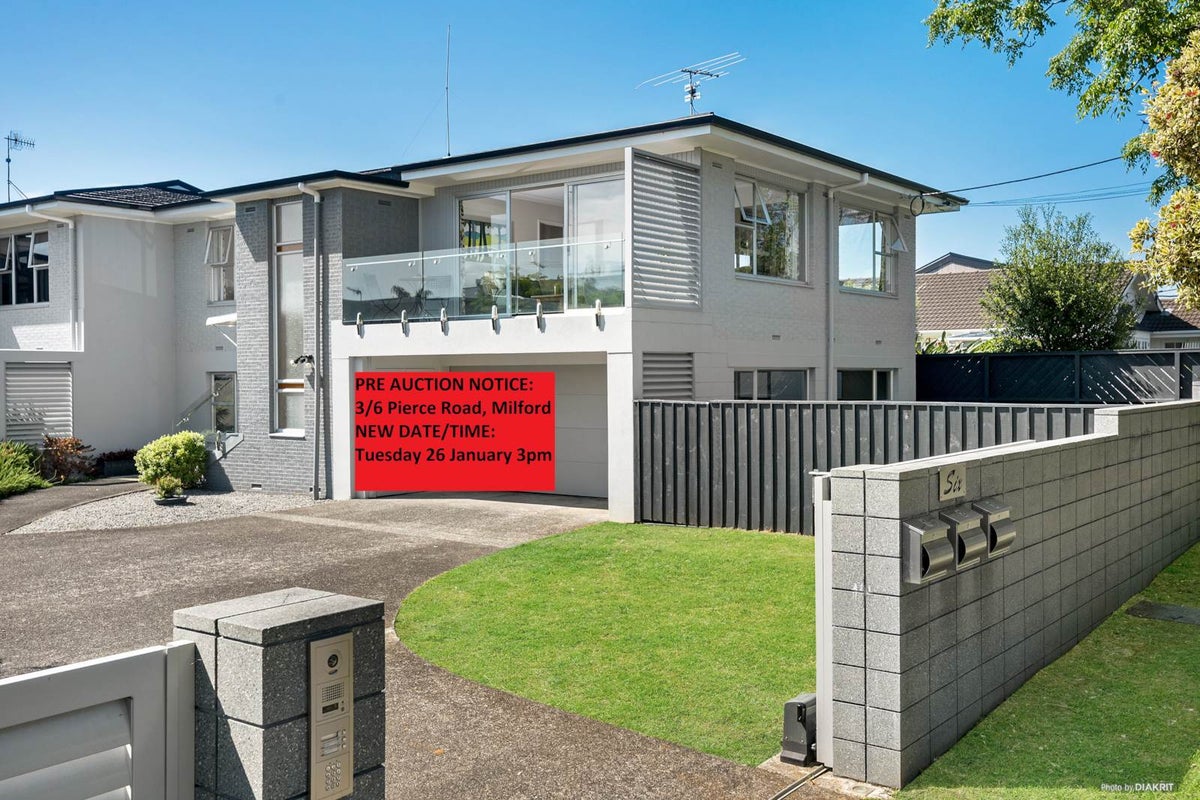 3/6 Pierce Road, Milford, Auckland - Carousel 1