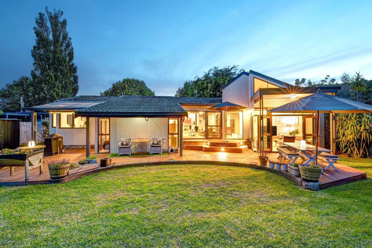 9 Glengarry Avenue, Manly, Whangaparaoa - Carousel 1