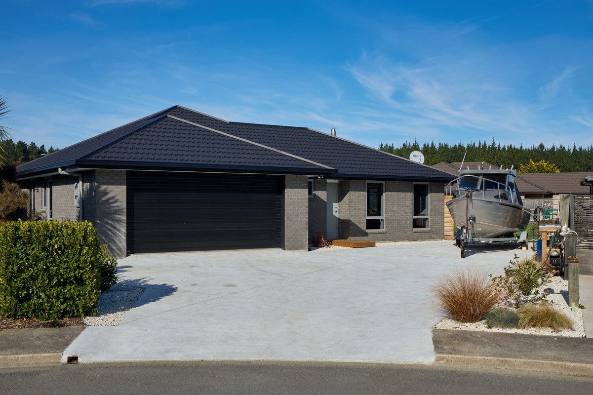 11 Swyncombe Place, Kaikoura Flat, Kaikoura - Carousel 2