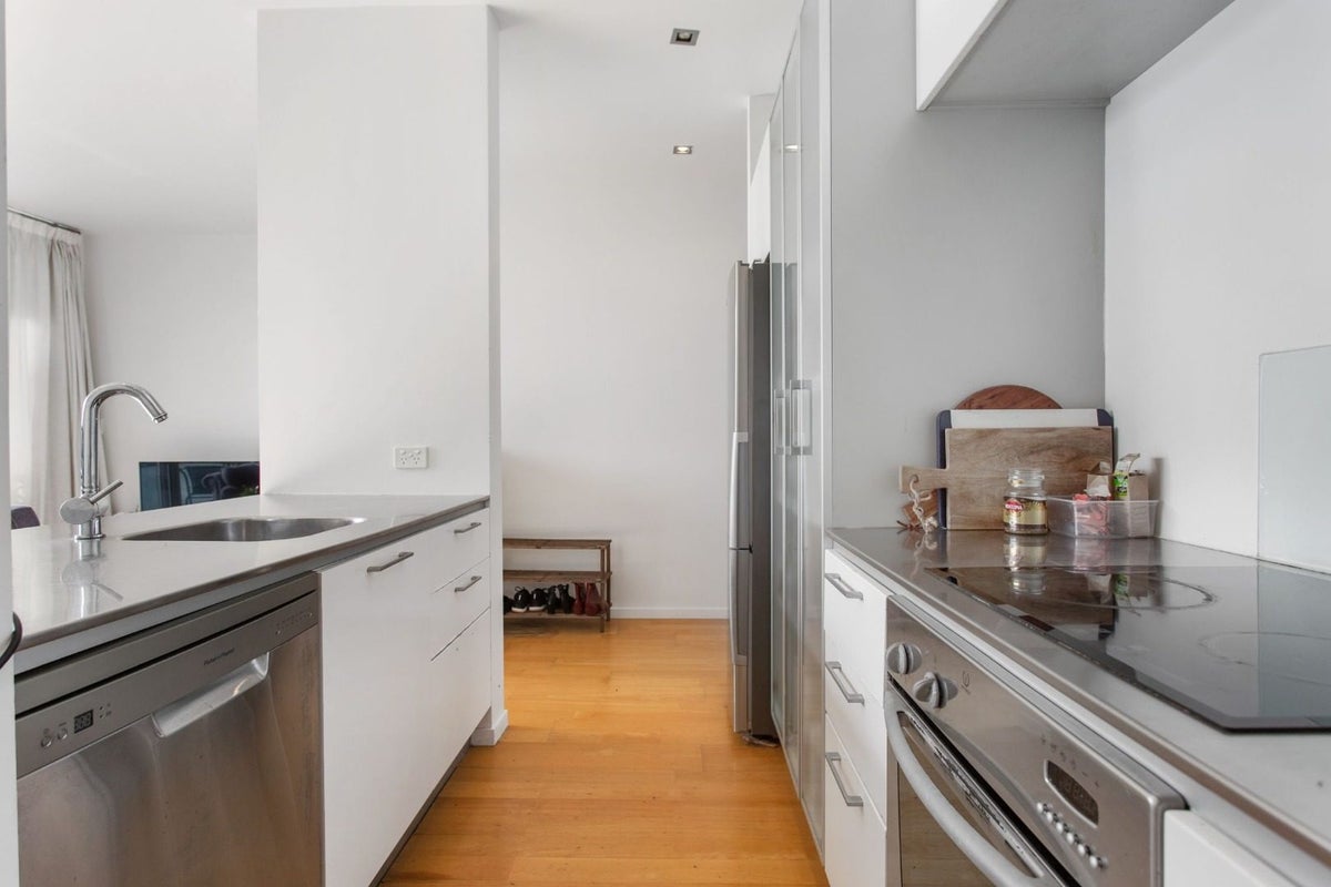 2/24 Westmoreland St West, Grey Lynn, Auckland - Carousel 2
