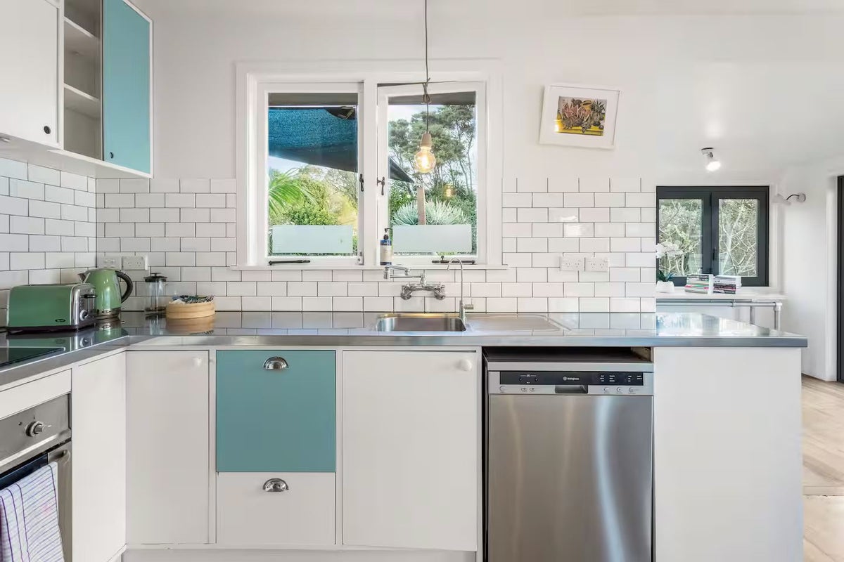 116 Holly Street, Avondale, Auckland - Carousel 2