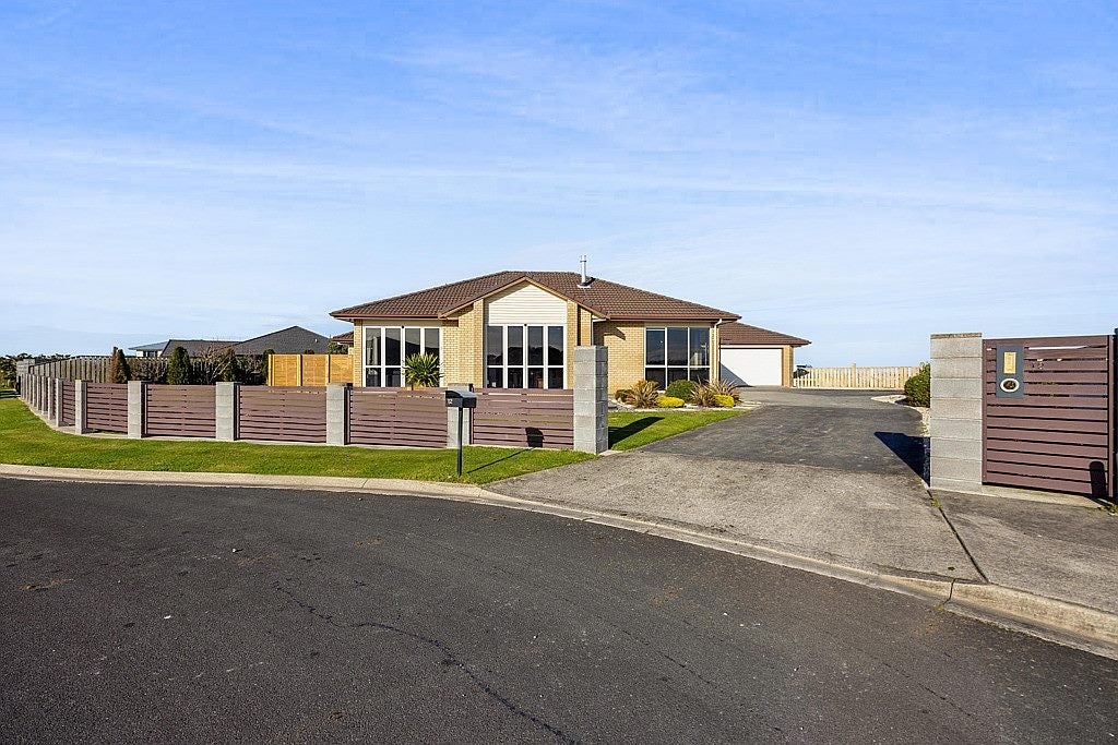 12 Denby Heights, Hawera - Carousel 2
