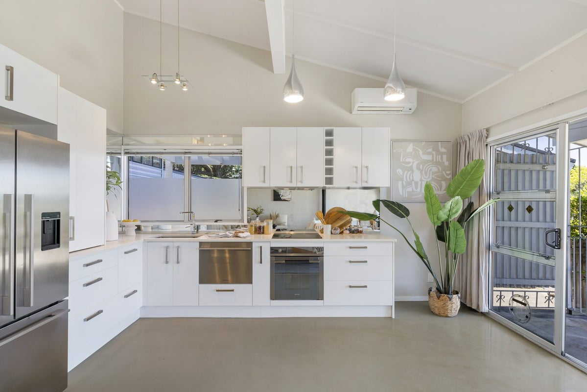 10/66 Victoria Road, Devonport, Auckland - Carousel 2