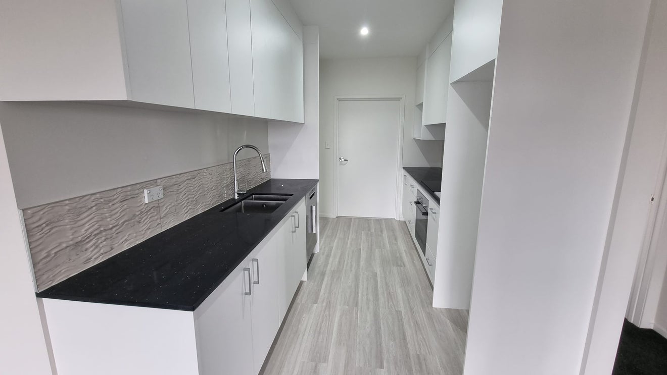 201/4 Richards Avenue, Papatoetoe, Auckland - Carousel 2