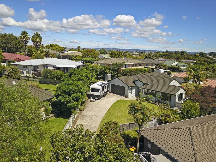 16 Taramea Rise, Pyes Pa, Tauranga - Carousel 1