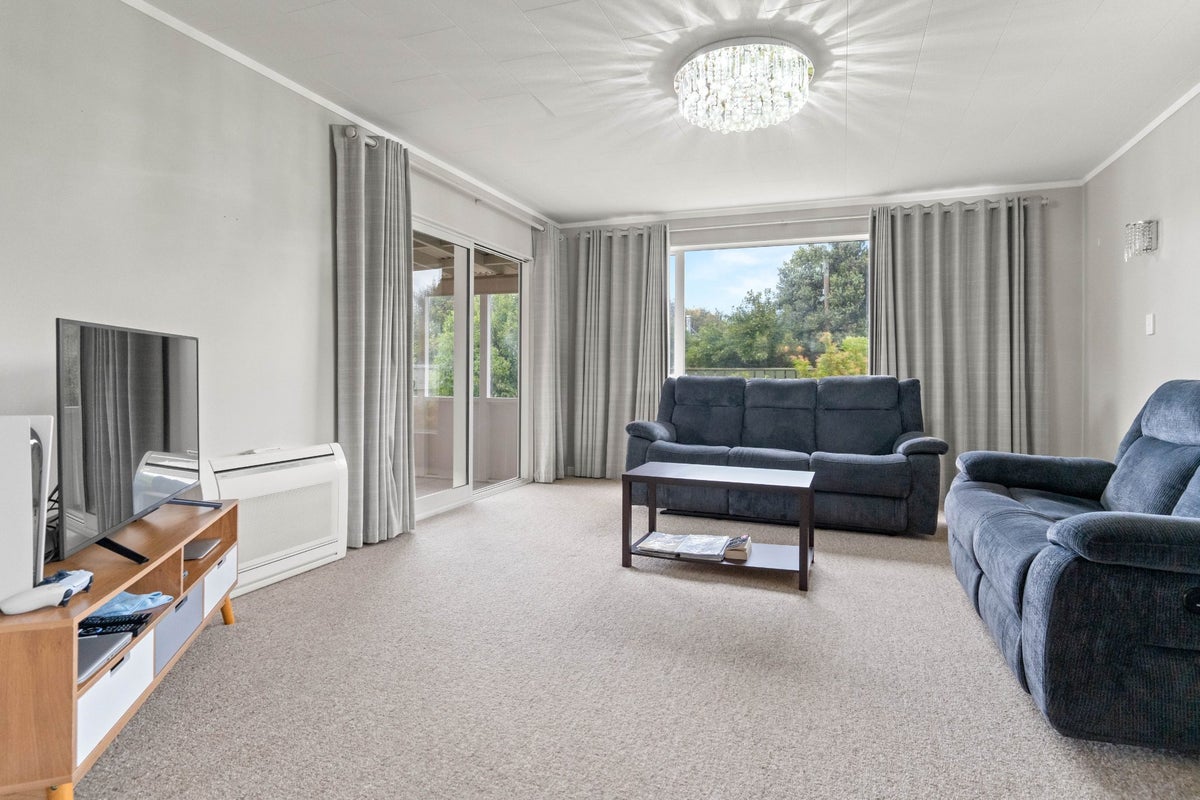 41 Brandon Street, Featherston - Carousel 1