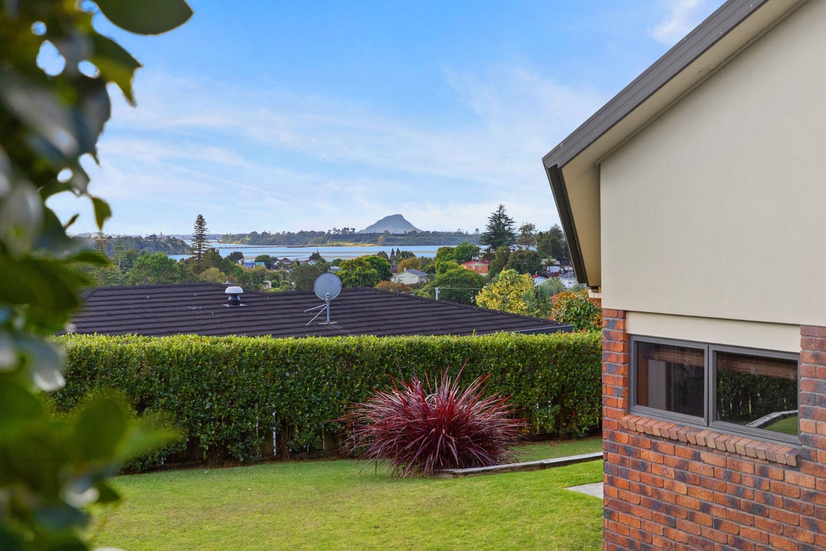 12 Bayvista Close, Welcome Bay, Tauranga - Carousel 2