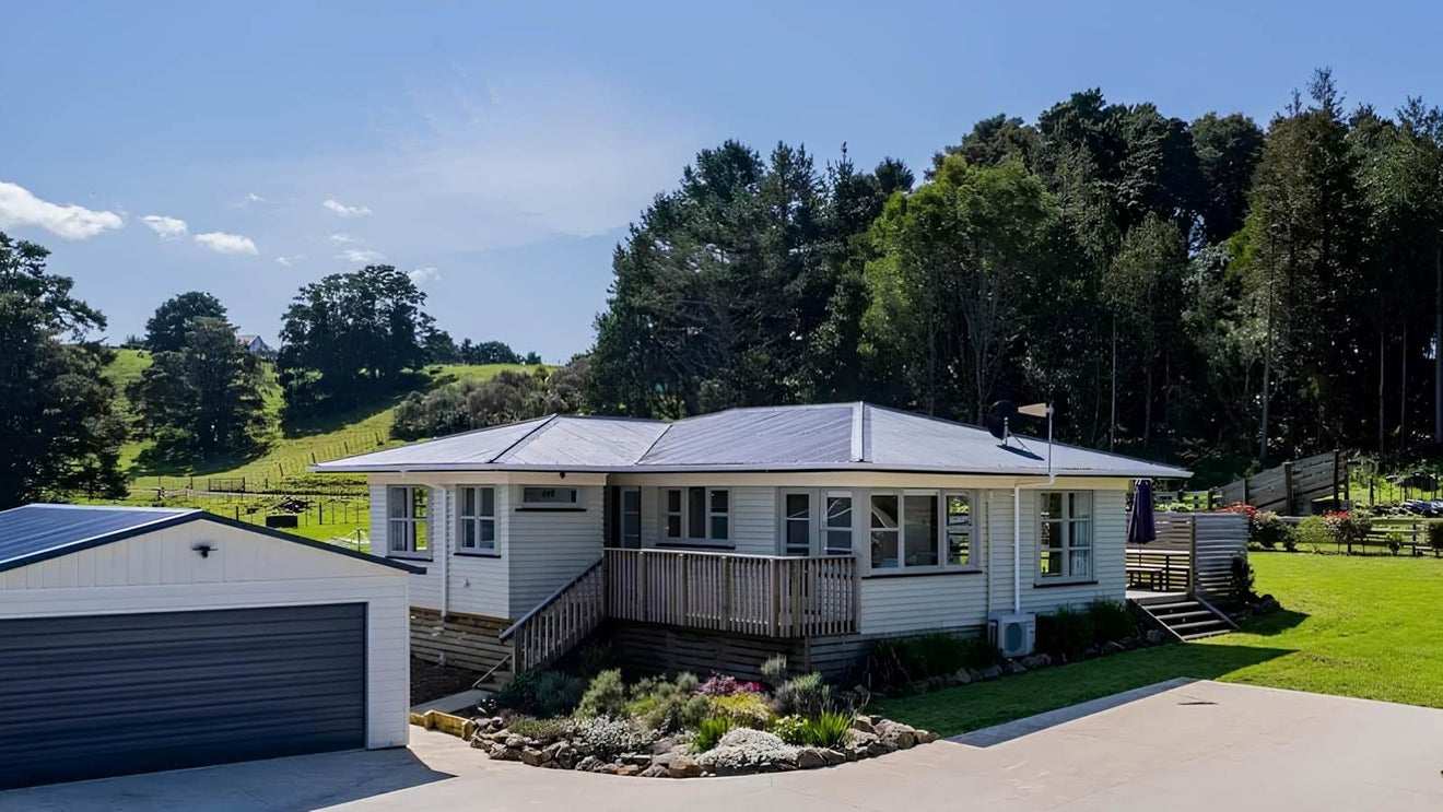 4 Taha Road, Kamo - Carousel 1