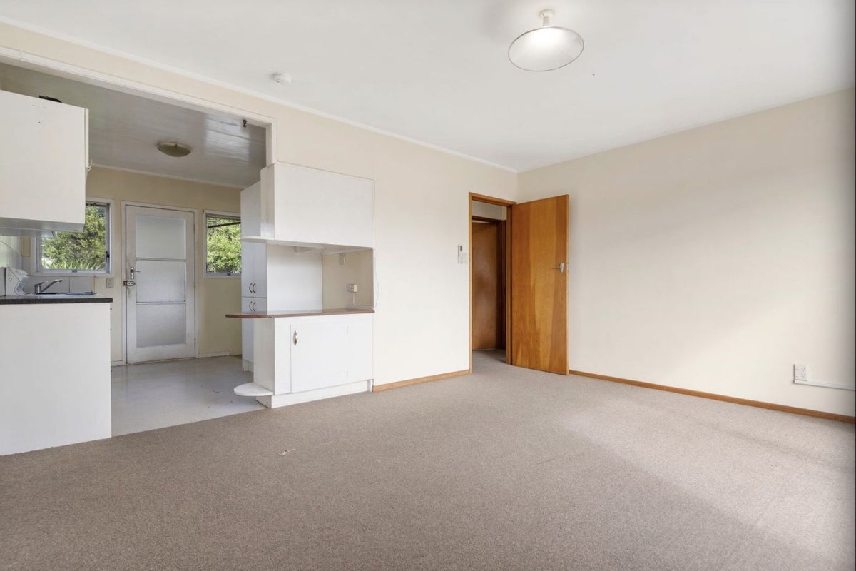 3/1 Botany Road, Howick, Auckland - Carousel 2