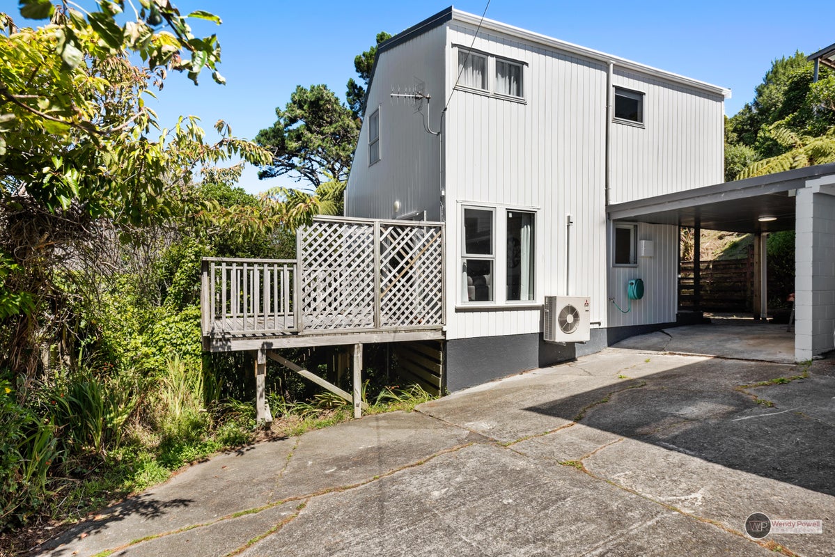 2/137 Park RD, Belmont, Lower Hutt - Carousel 2
