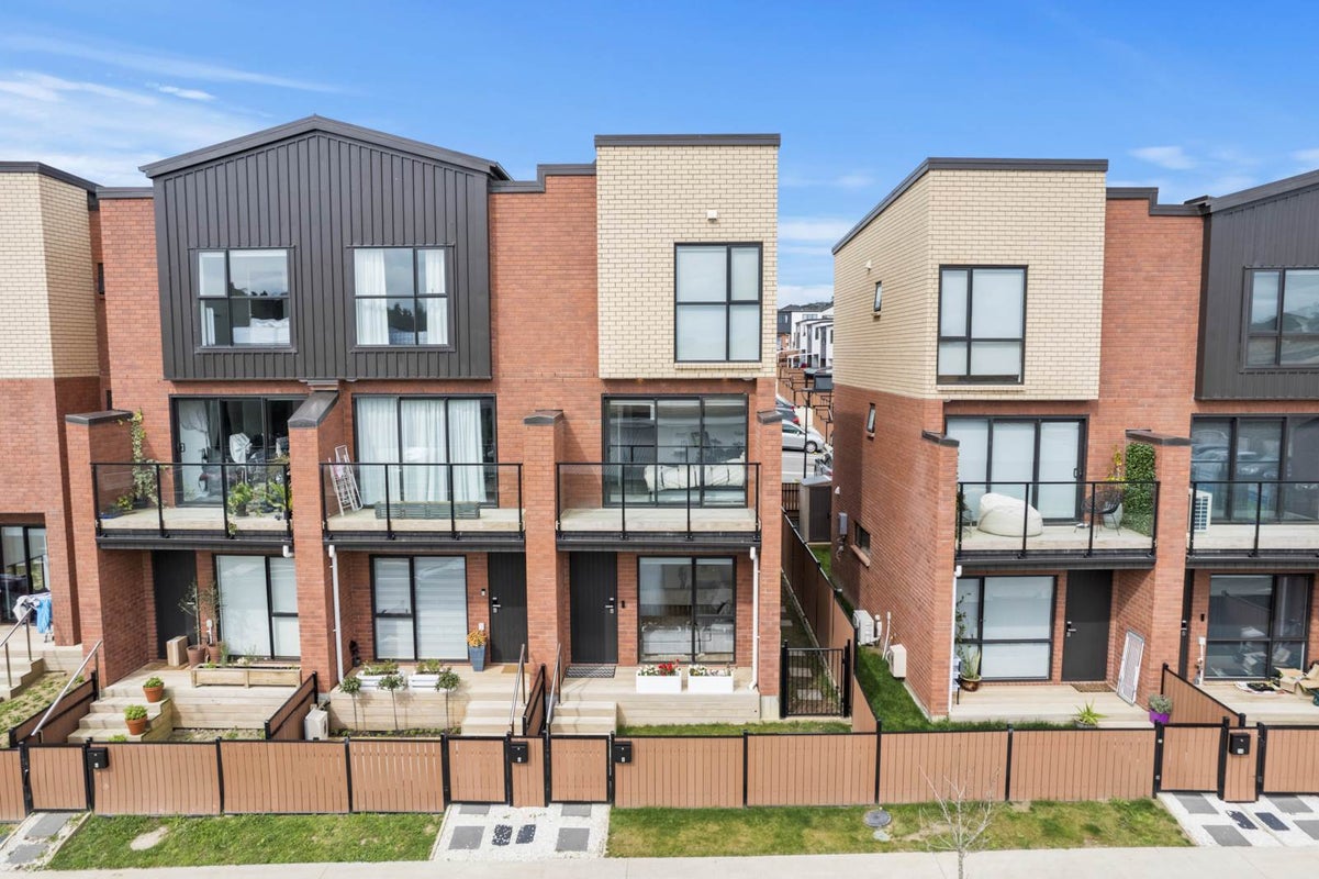 8 Picturesque Drive, Flat Bush, Auckland - Carousel 1