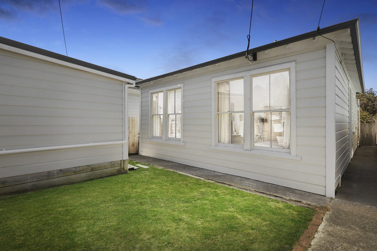 109 Onepu Road, Lyall Bay, Wellington - Carousel 2