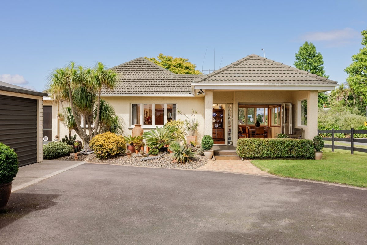 176 Edgecumbe Road, Tauranga South, Tauranga - Carousel 1