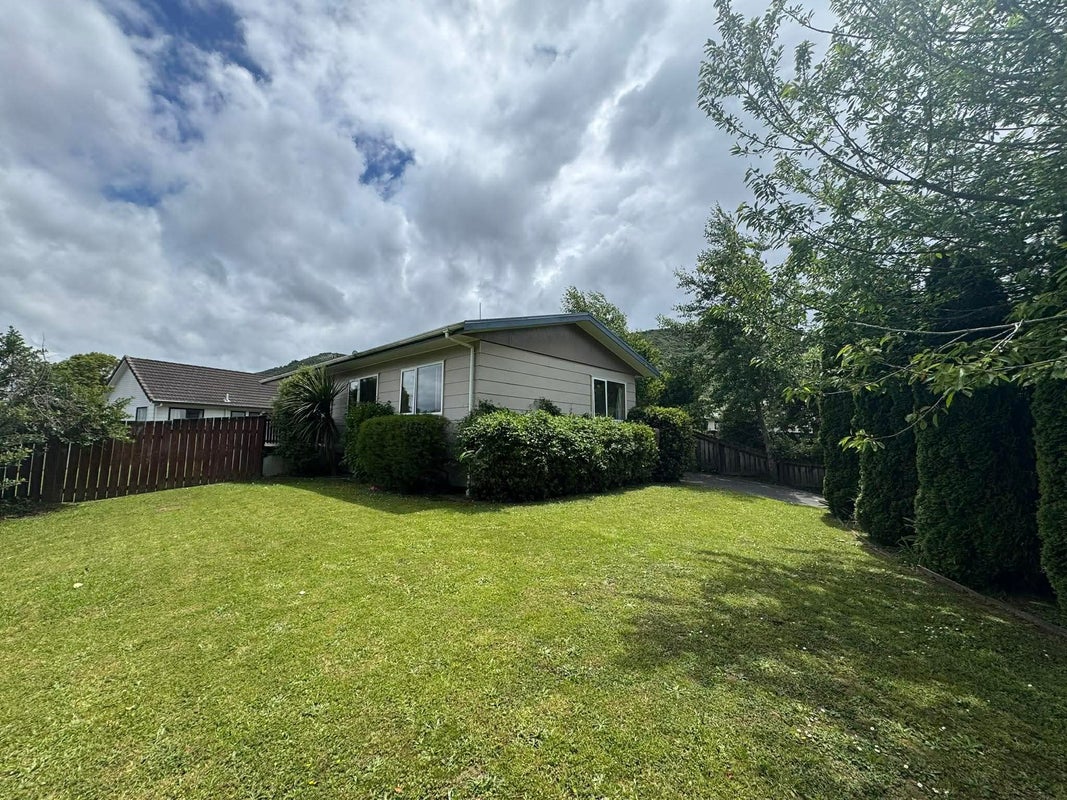 33 Delaware Grove, Totara Park, Upper Hutt - Carousel 18