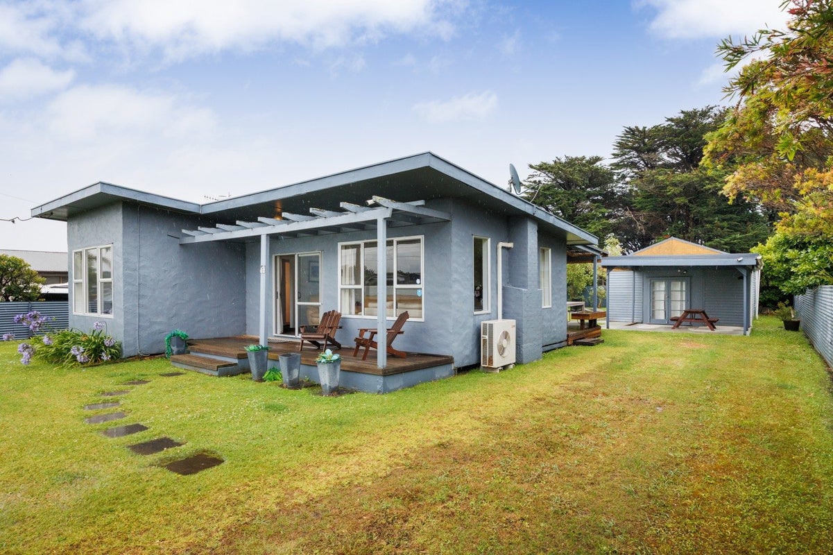 62 Nash Parade, Foxton Beach, Foxton - Carousel 2