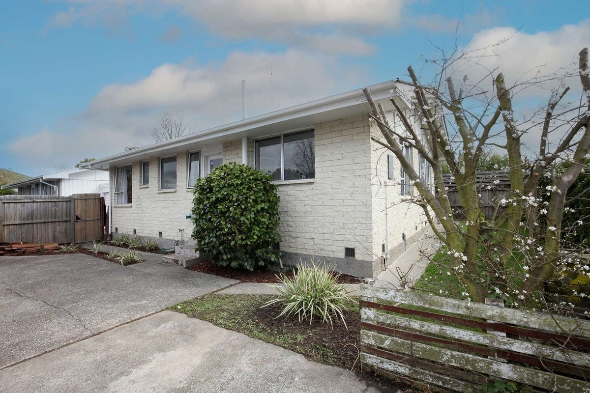 565 Ferry Road, Woolston, Christchurch - Carousel 1