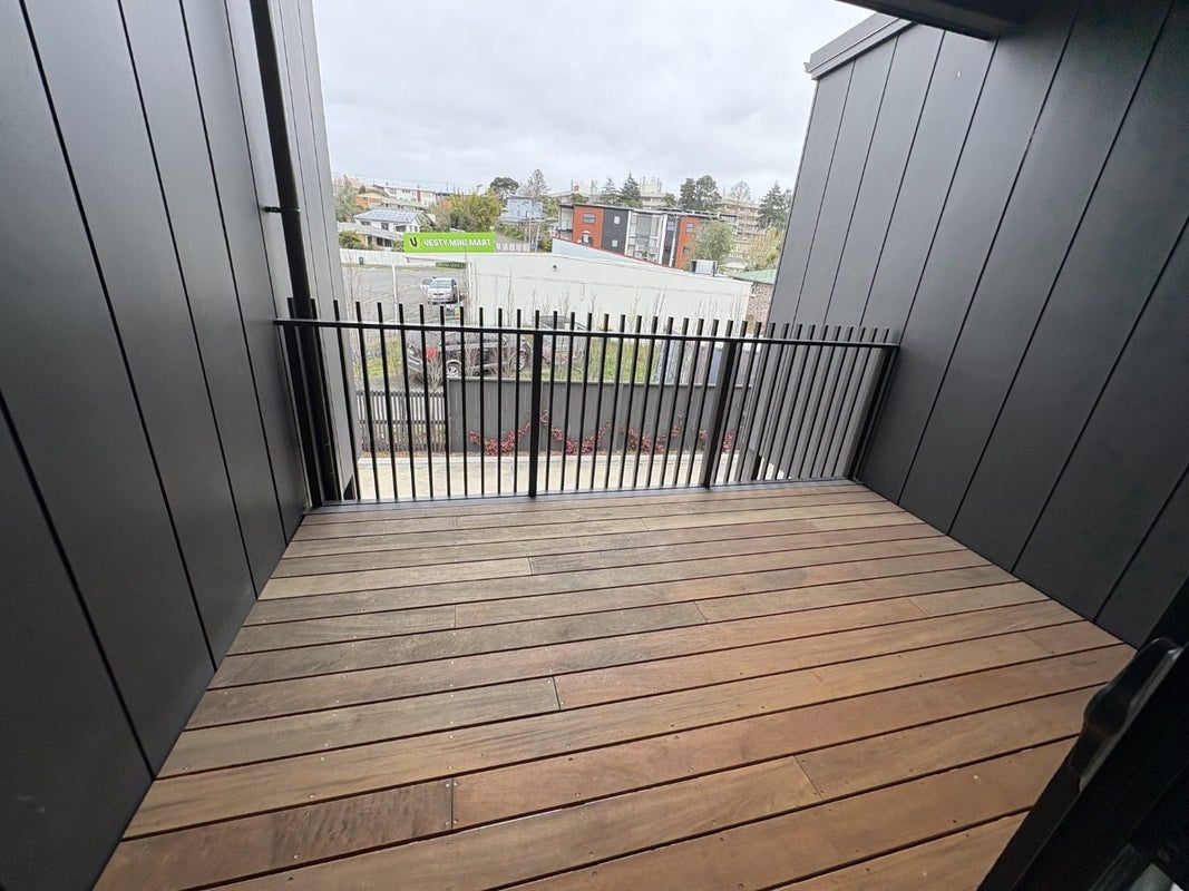 2/3 Vesty Avenue, Hillcrest, Hamilton - Carousel 7