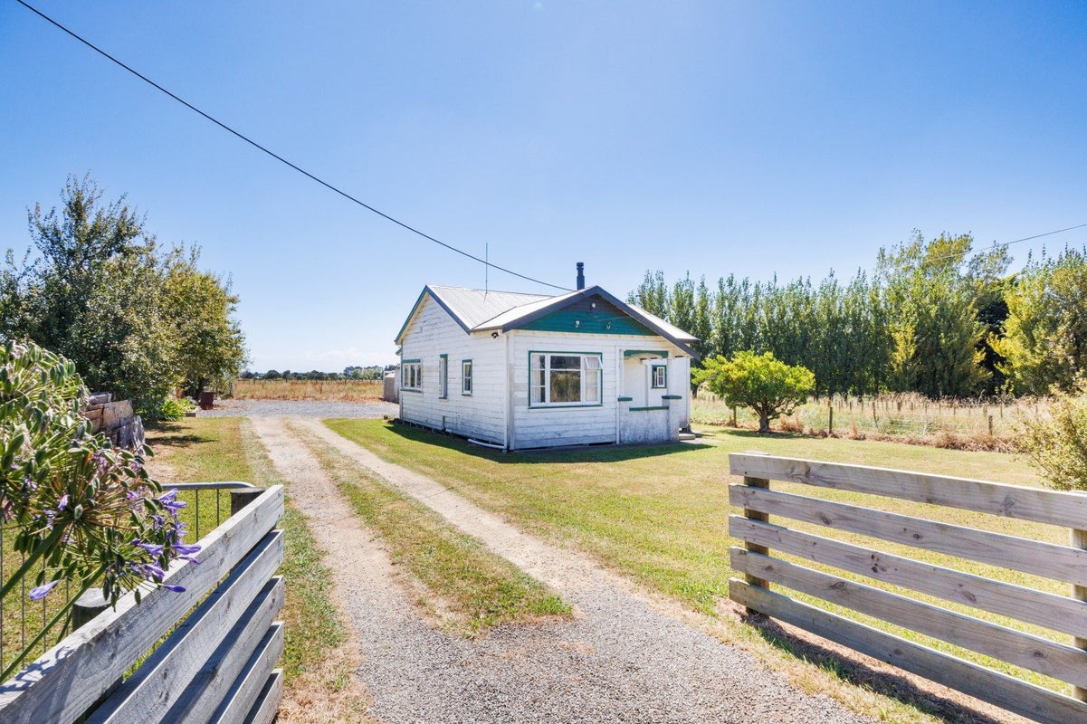 922 Tennent Drive, Linton, Palmerston North - Carousel 1
