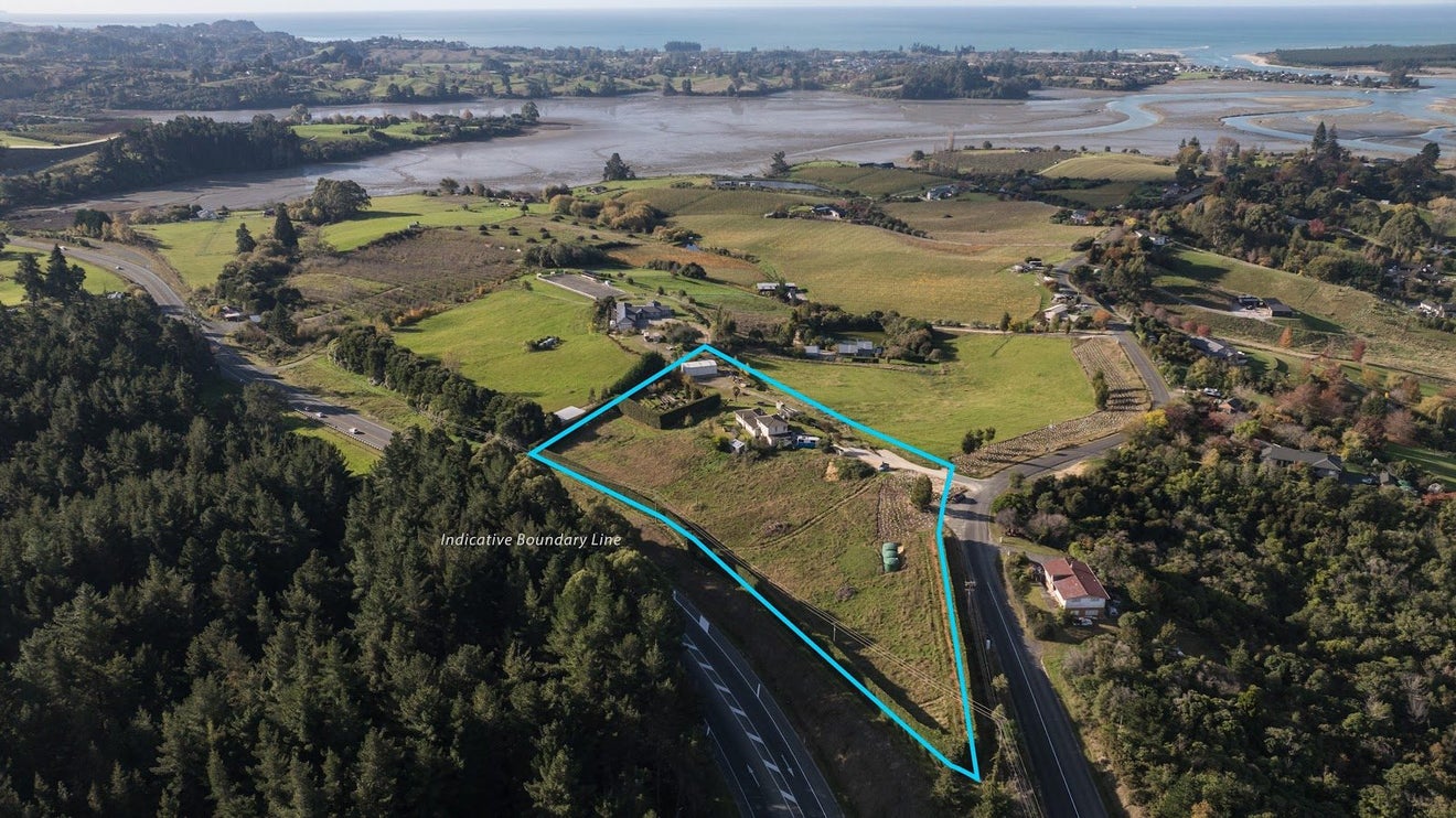 17 Bronte Road East, Bronte, Upper Moutere - Carousel 1