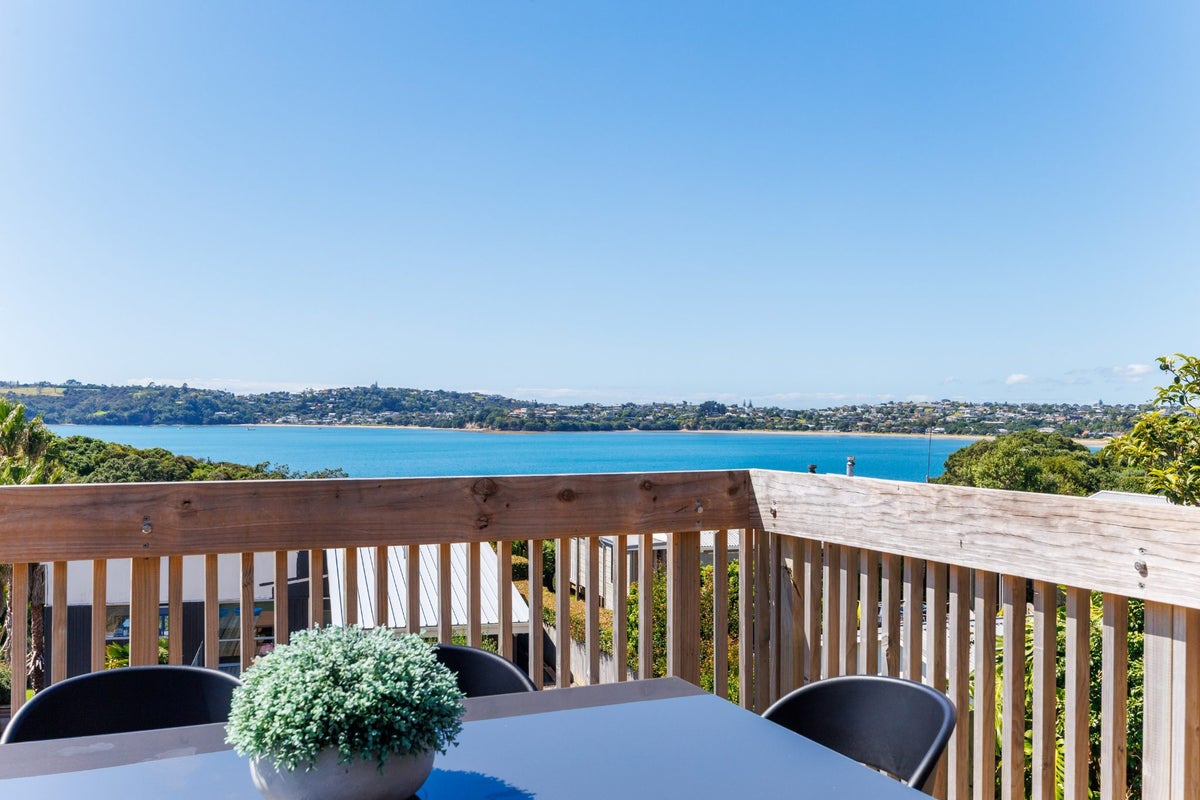 31A Ardern Avenue, Stanmore Bay, Whangaparaoa - Carousel 1