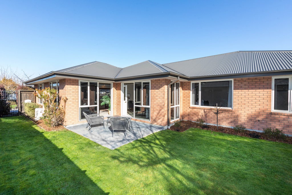 1 Havana Gardens, Shirley, Christchurch - Carousel 2