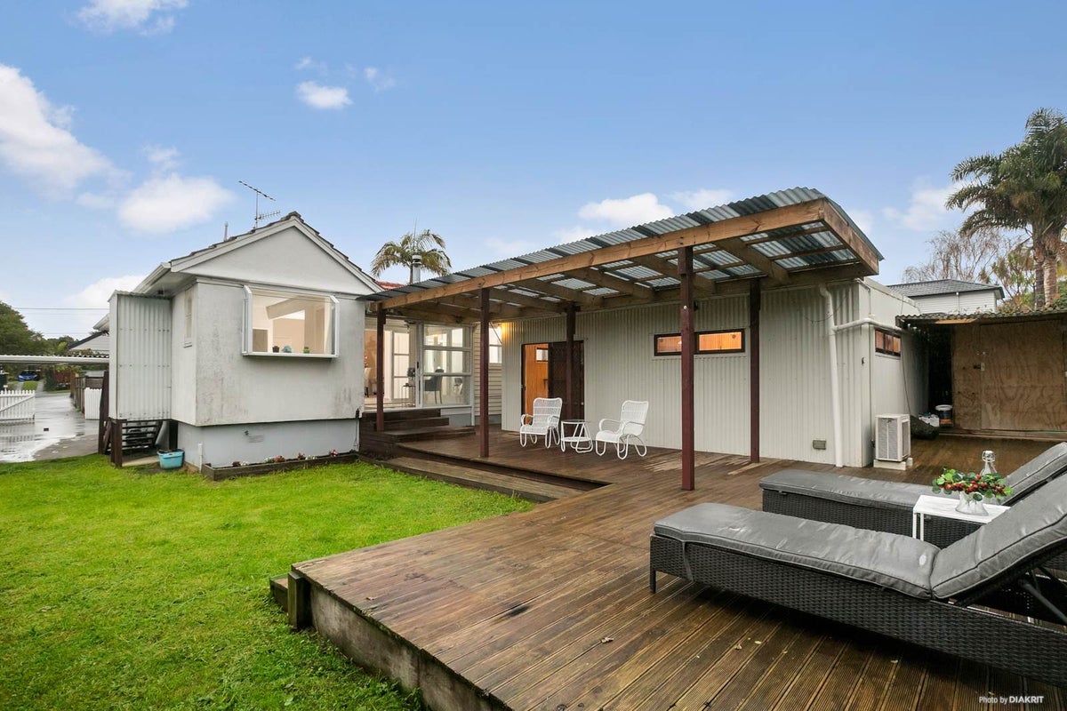 18 FERGUSON AVE, Greenlane, Auckland - Carousel 2