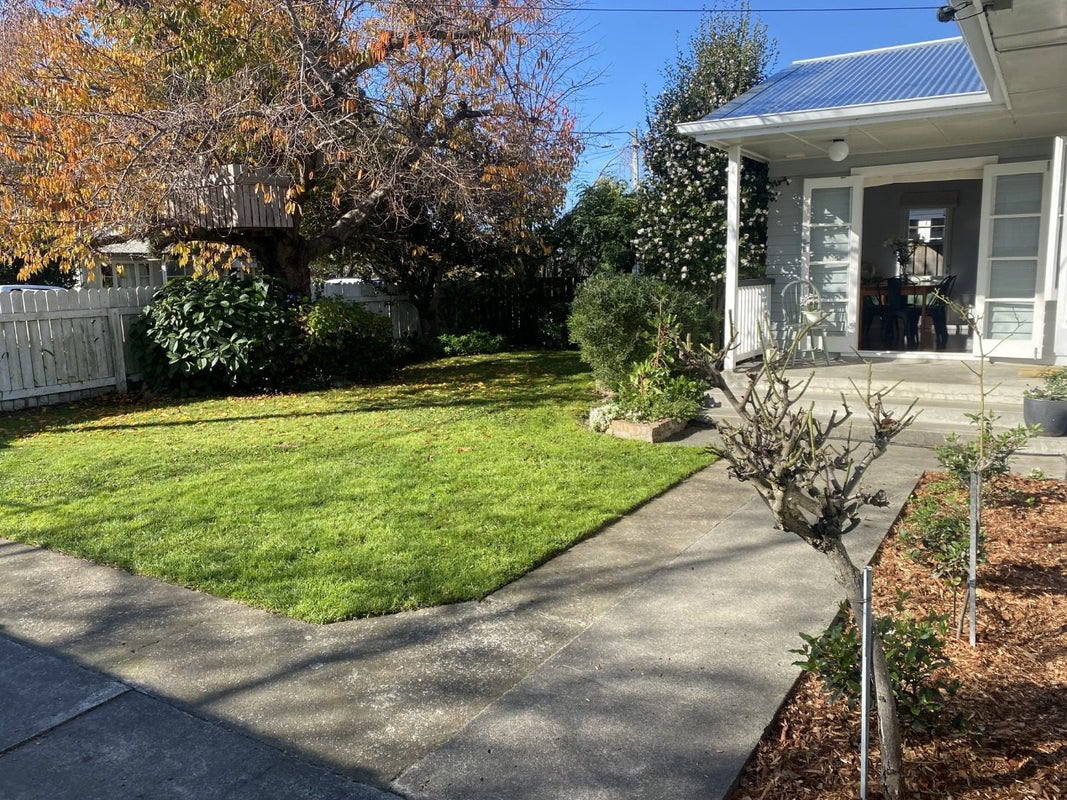 207 Tudor Avenue, Mayfair, Hastings - Carousel 1