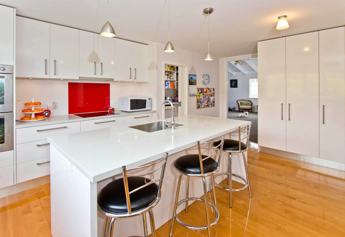 30 Kokiri Street, Te Atatu South, Auckland - Carousel 2