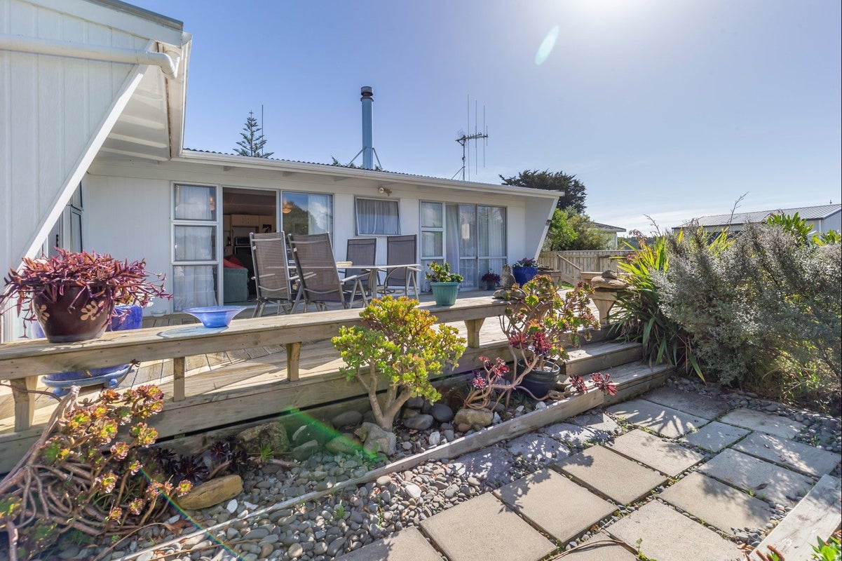 32 Muapoko Street, Himatangi Beach, Himatangi Beach - Carousel 1