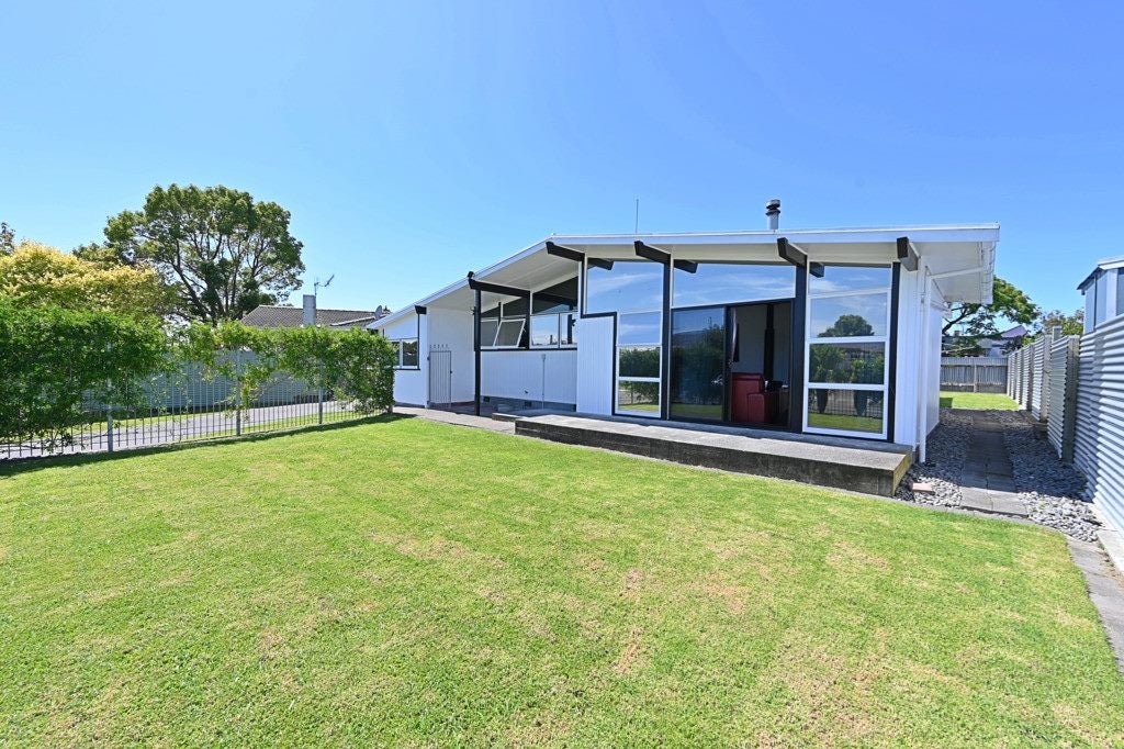 65 Freyberg Avenue, Tamatea, Napier - Carousel 1