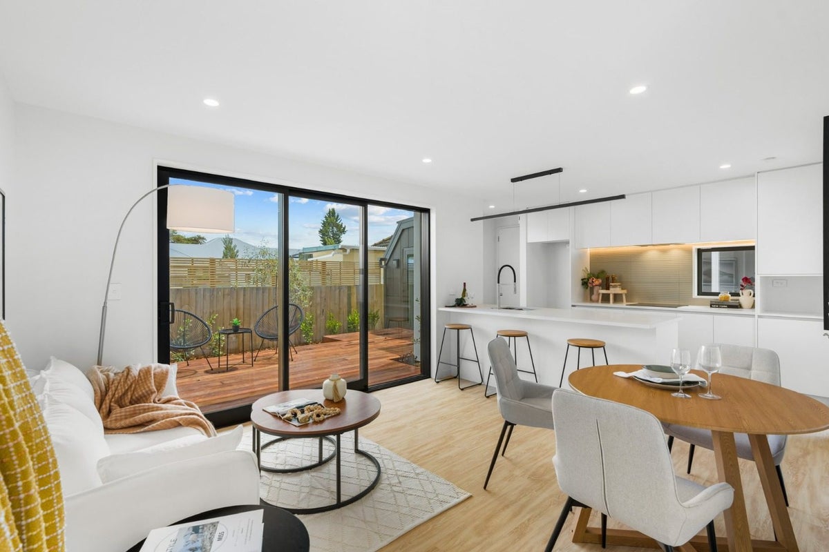 4/5 Clarence Street South, Addington, Christchurch - Carousel 2