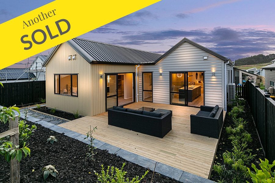 48 Paparahi Place, Silverdale - Carousel 1