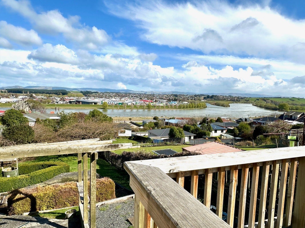 14 Lowestoft Street, Balclutha - Carousel 2