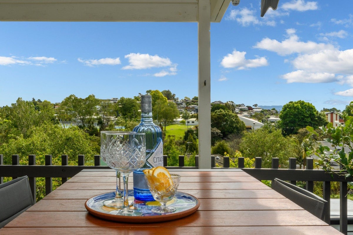 22 Little John Drive, Bellevue, Tauranga - Carousel 2