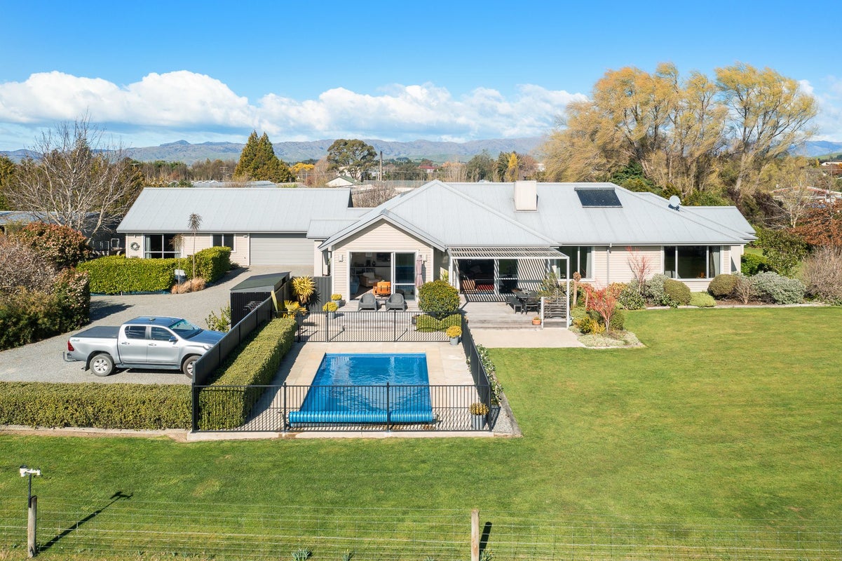 15 Inkerman Street North, Renwick - Carousel 2