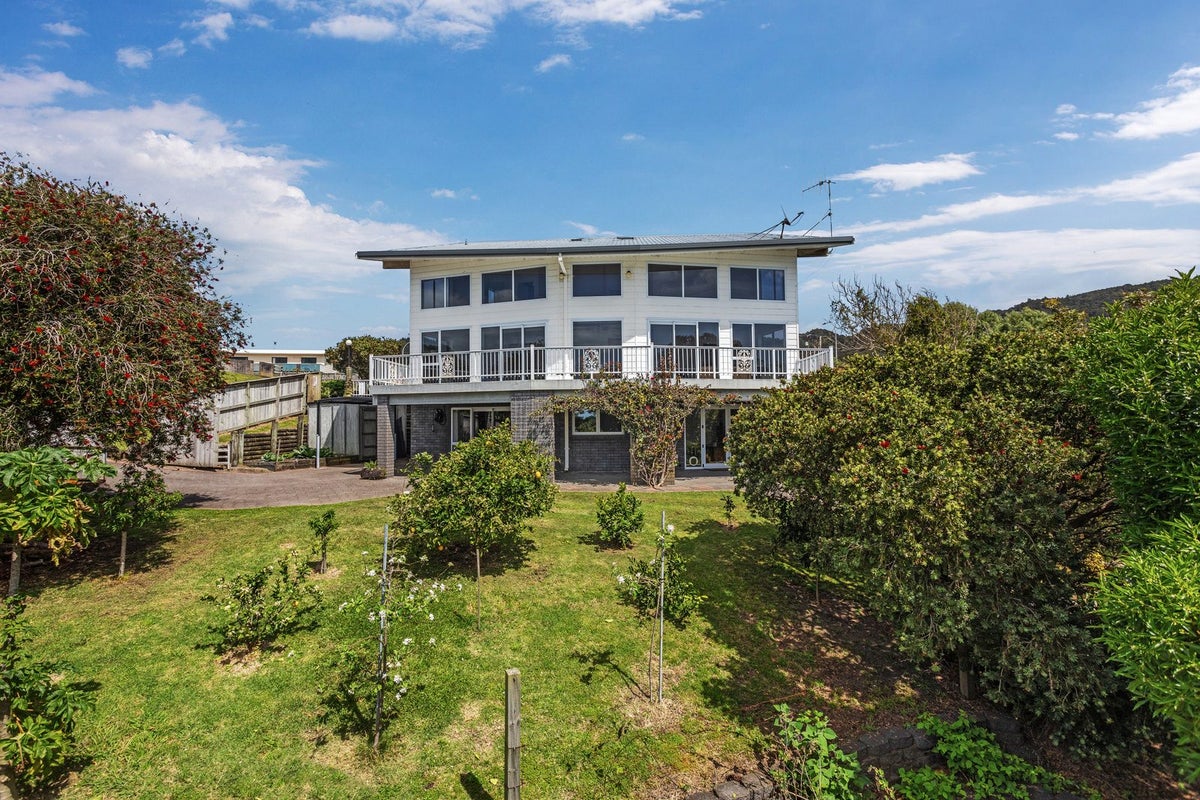 2 Pollen Street, Matata, Whakatane - Carousel 1