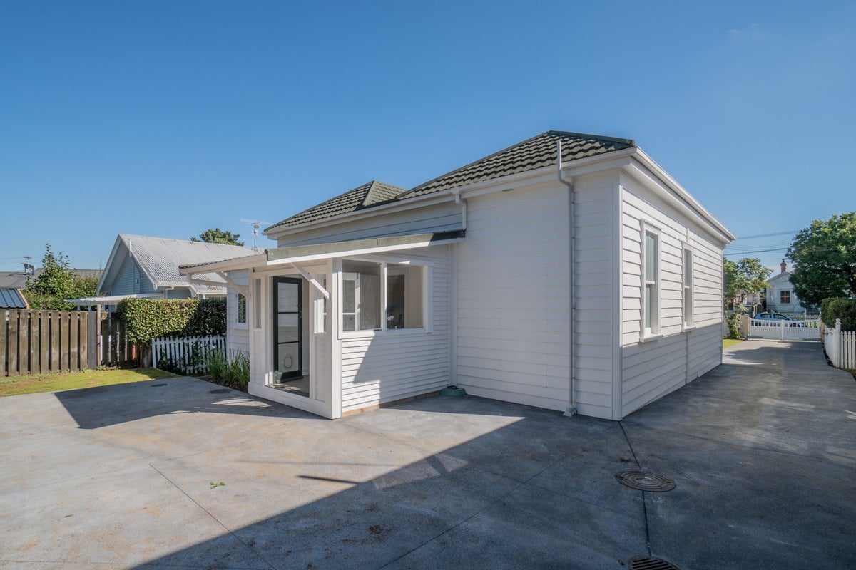 83 Trafalgar Street, Onehunga, Auckland - Carousel 19
