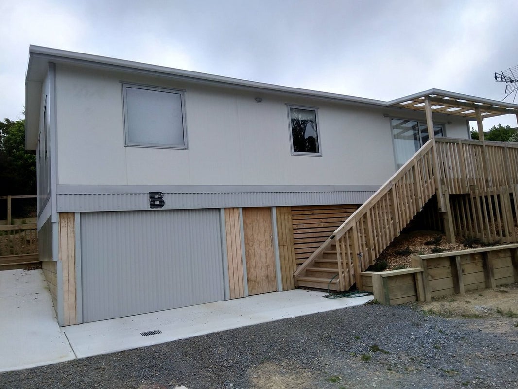 33B Bracken Road, Paparangi, Wellington - Carousel 1