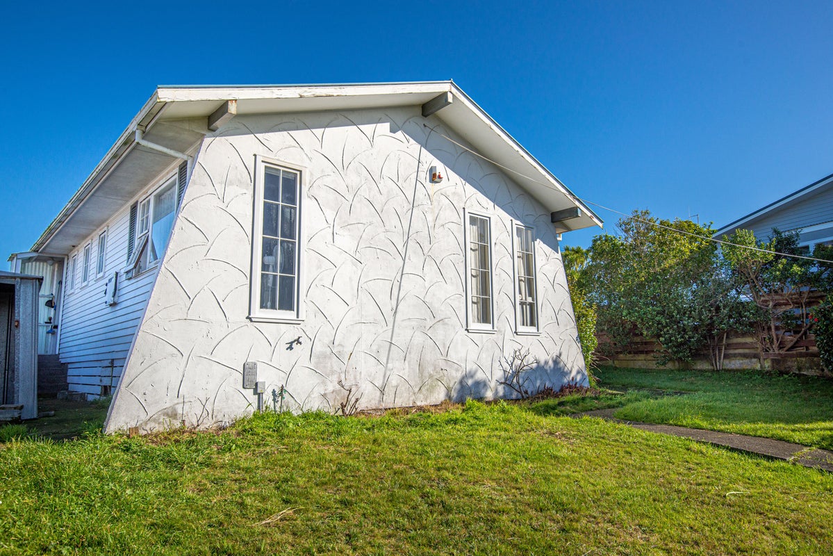 3 Almora View, Ascot Park, Porirua - Carousel 13