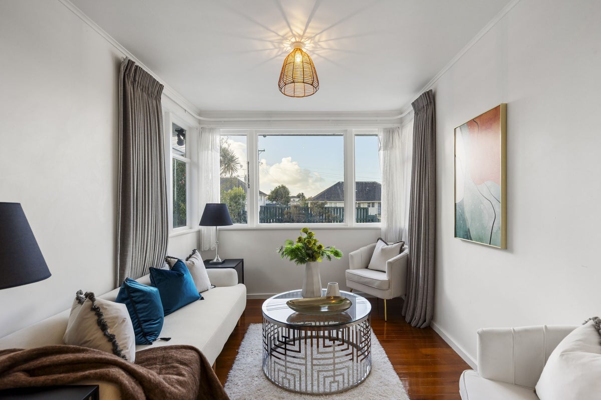 10 Caen Road, Panmure, Auckland - Carousel 2