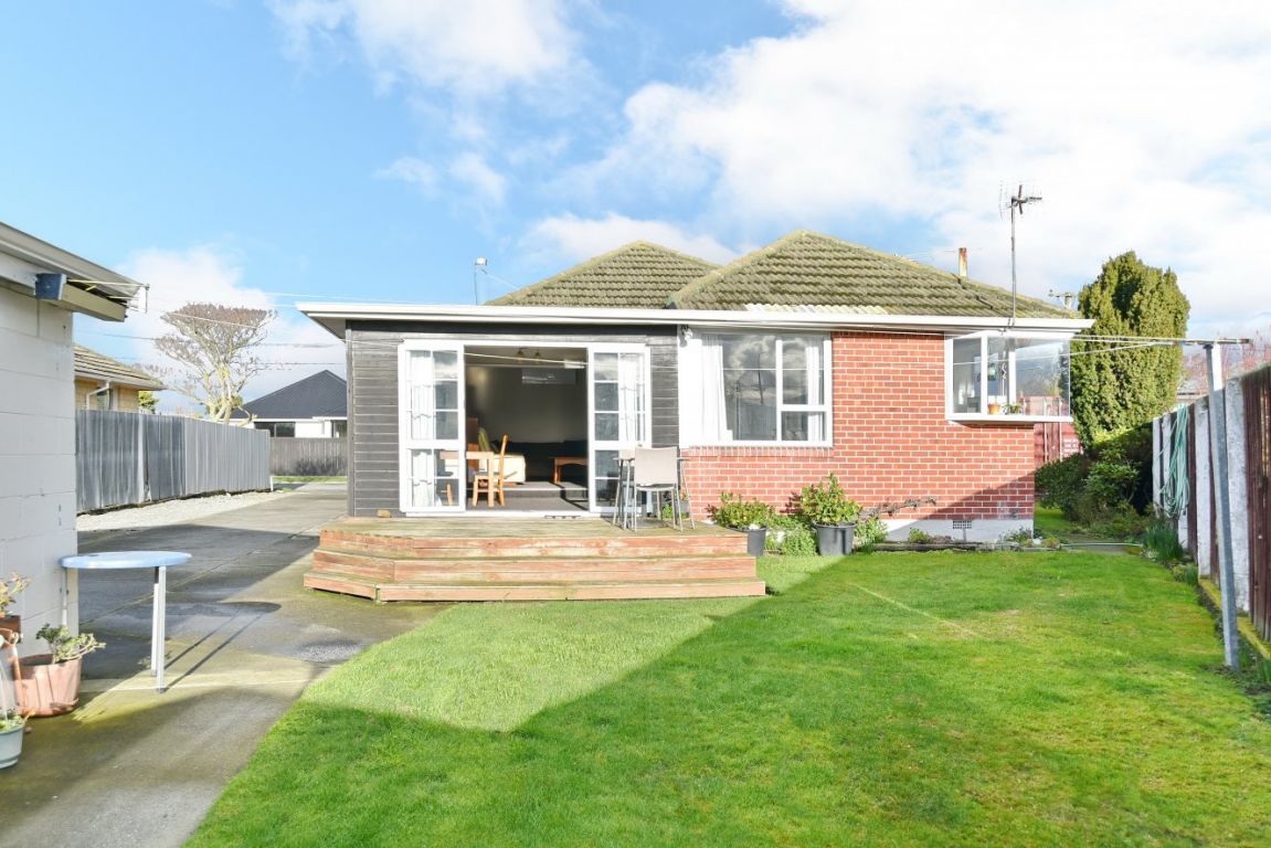 9 Wildwood Avenue, Wainoni, Christchurch - Carousel 1