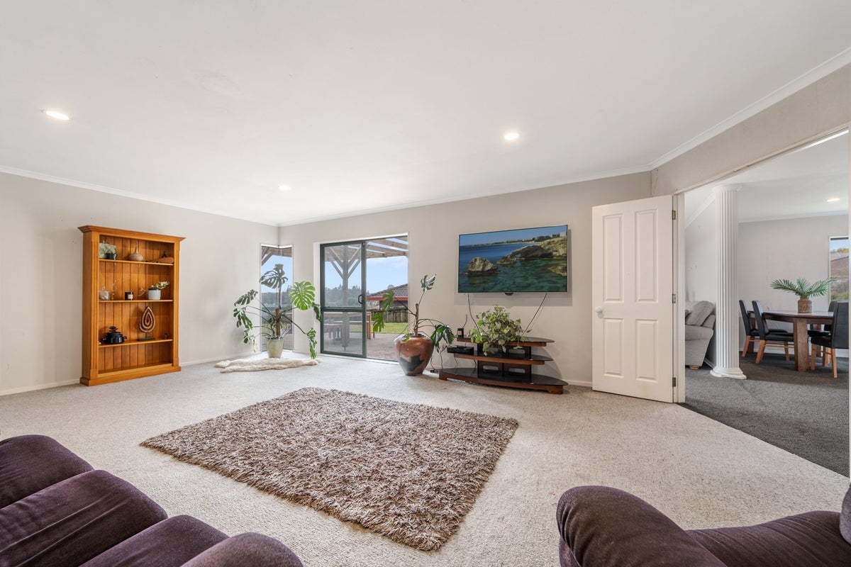 39 Sapphire Drive, Hairini, Tauranga - Carousel 2